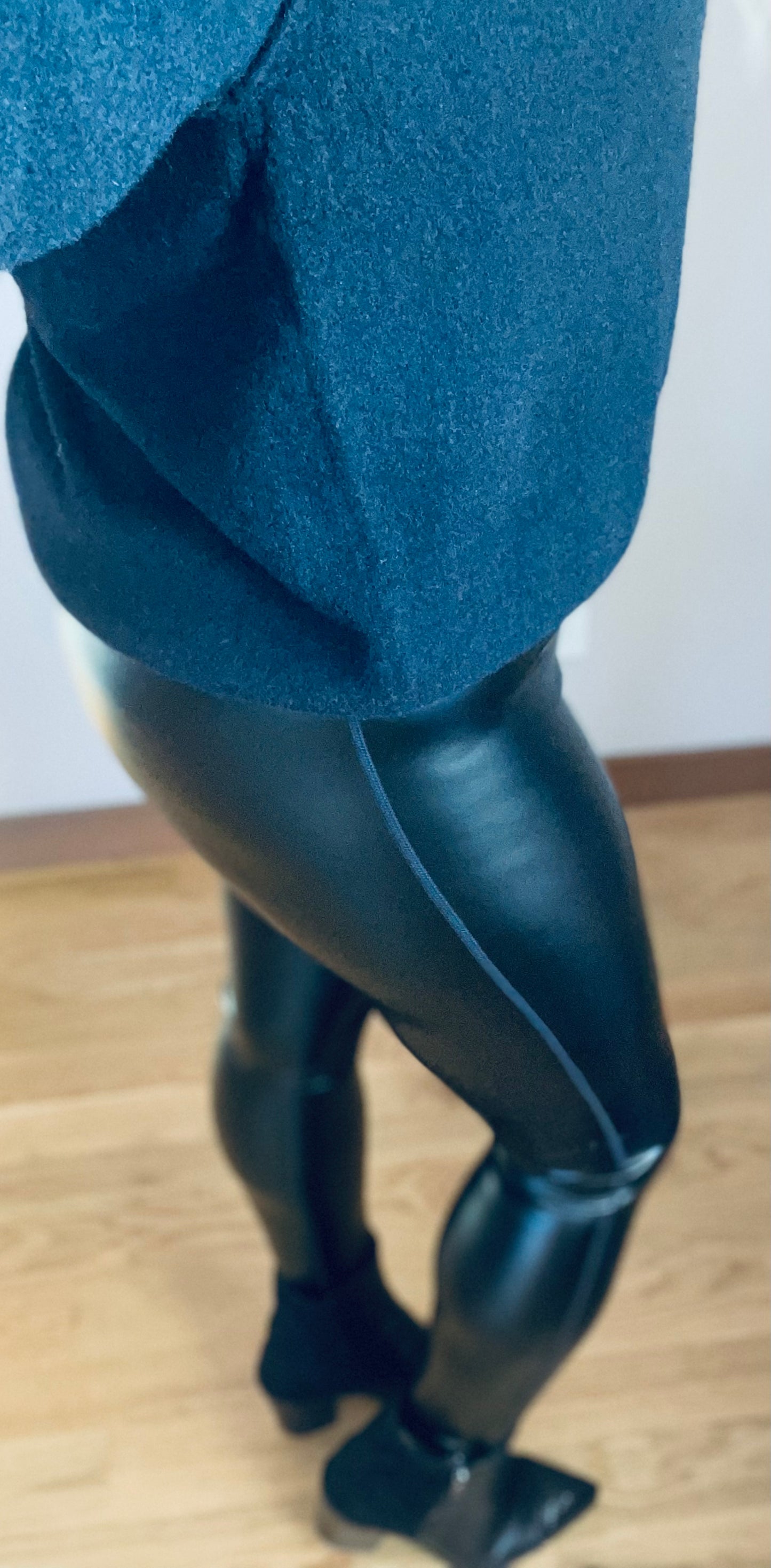 Glossy Faux Leather Legging